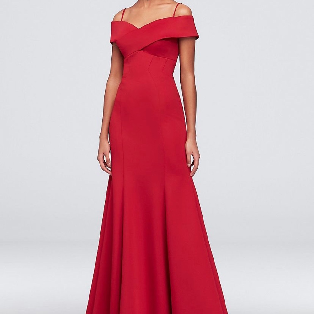 Red Off-The-Shoulder Mermaid Prom Dress Size 3